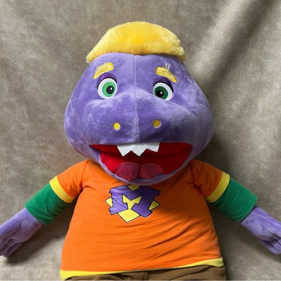 Chuck E Cheese Mr. Munch Plush Stuffed Animal Doll Jumbo 28" Toy - Picture 2 of 7